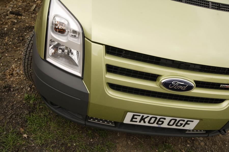  Ford Transit 2006 года  (фото 57 из 153)